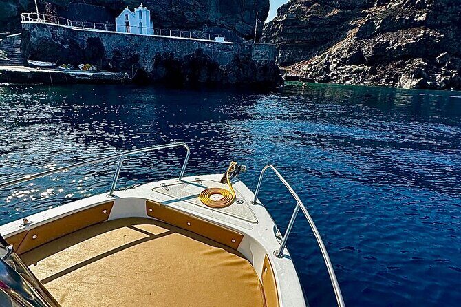 Boat Rental in Santorini - Thirassia for a late lunch: switching scenes