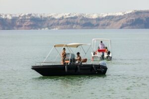 Boat Rental in Santorini License Free - Entering The Rules: The Safety Briefing and Safety Gear You Actually Get