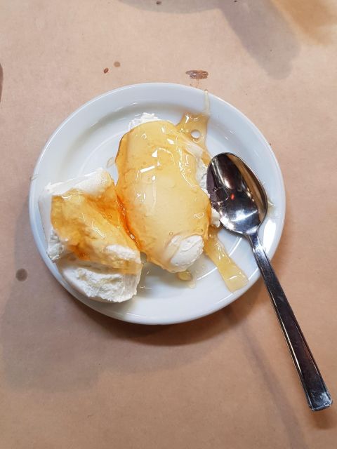 Breakfast in the markets with olive oil and honey tasting - Why this breakfast tour feels different