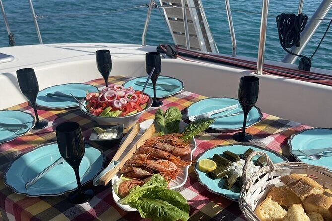 Catamaran cruise in Mykonos with Meal, Drinks & Transport - If you get seasick: plan like a pro (without panicking)