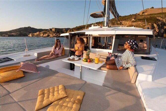 CATAMARAN Kleftiko Poliegos & Round of Milos Lunch with Openbar - Kleftiko Beach and pirate caves: the part people remember