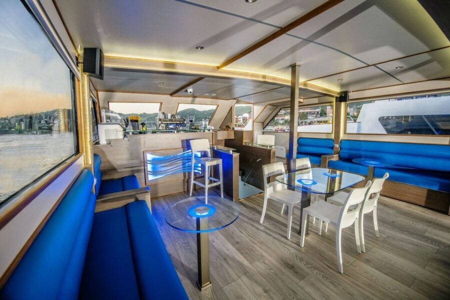 Chalkidiki: Blue Lagoon & Ammouliani Island Cruise & Lunch - BBQ Lunch on Board: Greek Comfort Food at Sea