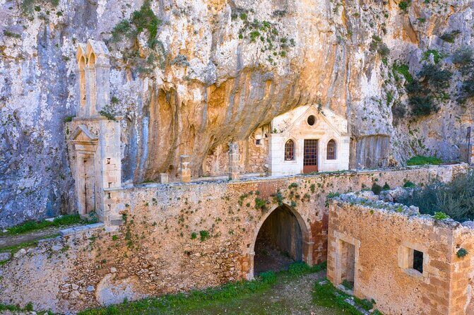 Chania: Hiking through History and Hidden Gems at Katholiko Bay - Coastal caves and rock formations: small stops with big atmosphere