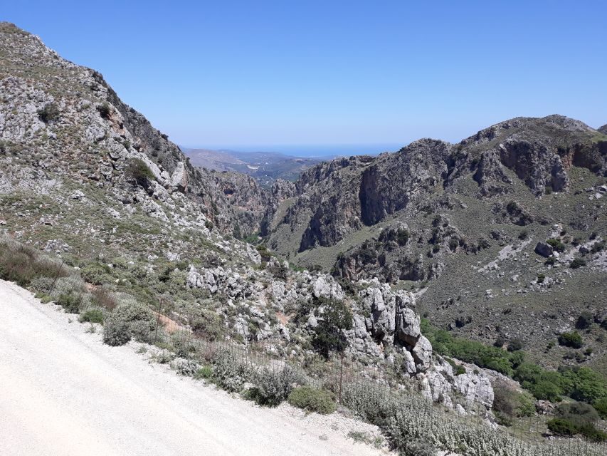 Chania: Milia Mountain Tour w/Lunch Olive Oil/Wine Tastings - Milia Mountain Retreat lunch: the payoff stop
