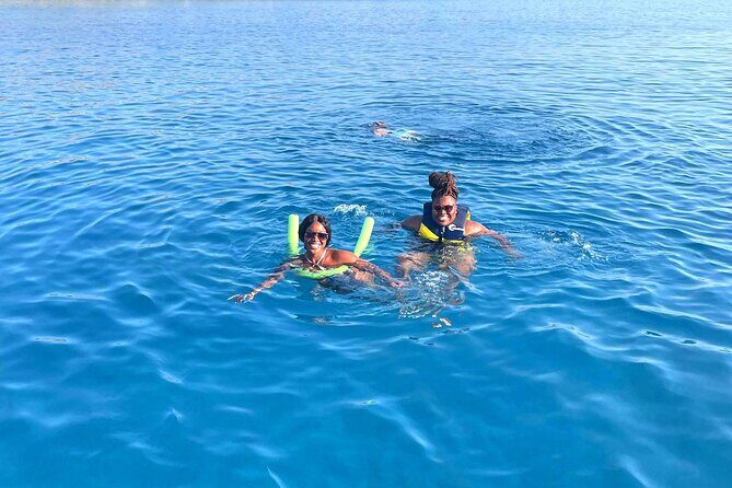 Chania: Morning Catamaran Cruise with Premium Lunch & Drinks - The Cruise Out to Agioi Theodoroi: The Best Part Comes Sooner