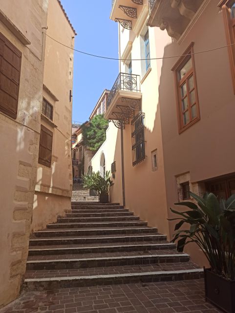 Chania Old Town: Artisans & Sightseeing Walking Tour - Key points at a glance