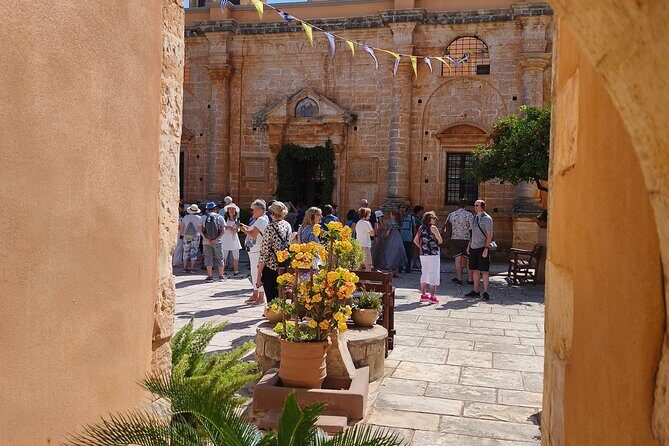 Chania: Old Town, Public Market, Hill of Prophet Elias, Agia Triada - Why this Chania day works: short stops, low stress, real variety
