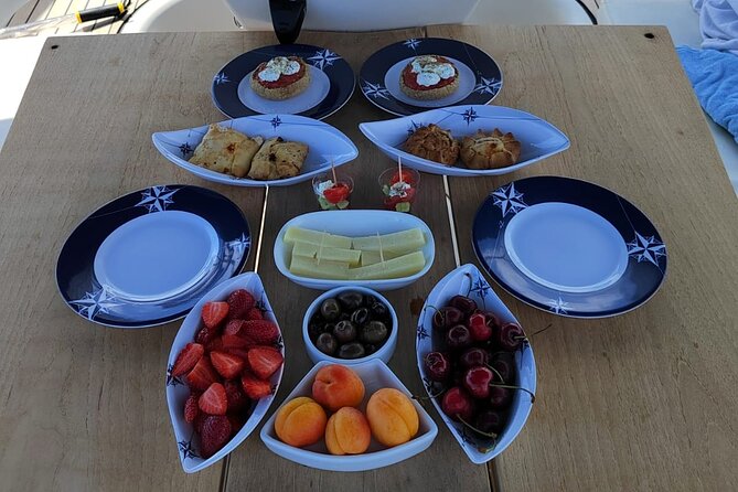 Chania shared Sailing cruise in a small group - What the small group changes