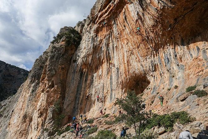 Climbing in Leonidio with instructor - Why Leonidio is such a strong climbing base