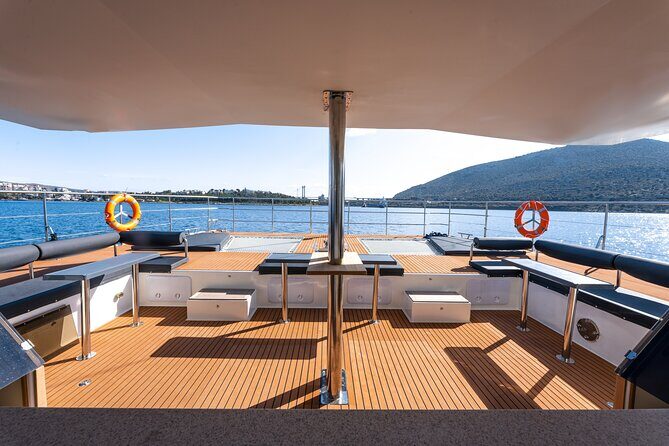 Comfort Max Catamaran Caldera Cruise with BBQ and Drinks - The day at sea: how the route is built