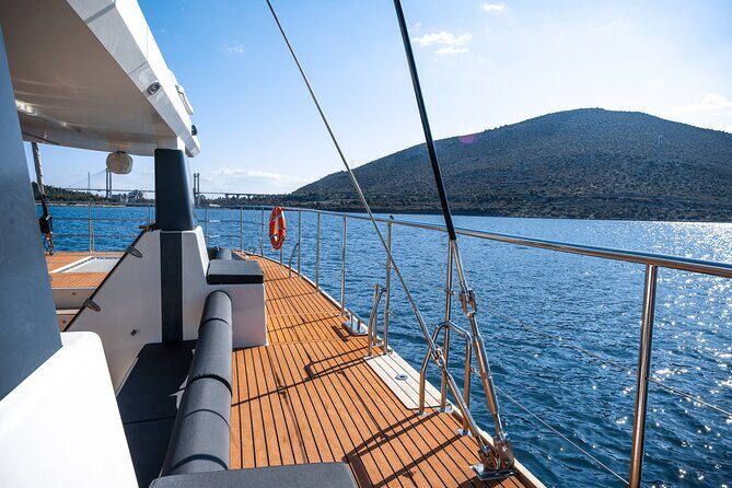 Comfort Max Catamaran Caldera Cruise with BBQ and Drinks - The return trip and open bar time