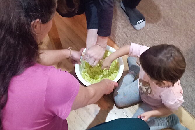 Cook and eat with locals in Thessaloniki - Private group - What the private format adds