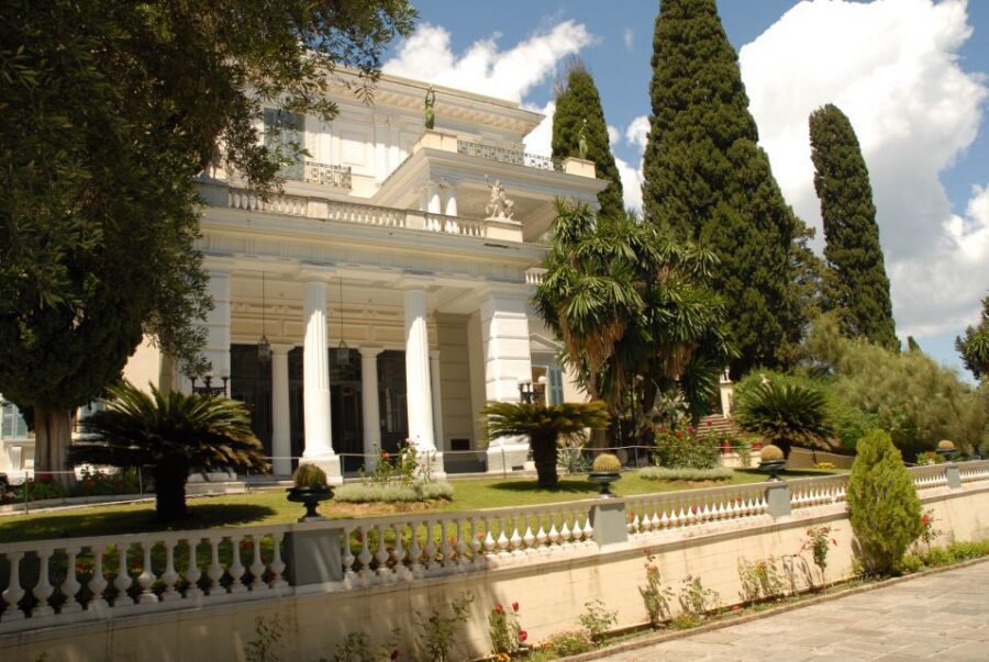 Corfu: Customized Private Tour - Food stops: from tavernas to fine dining (and how to plan them)