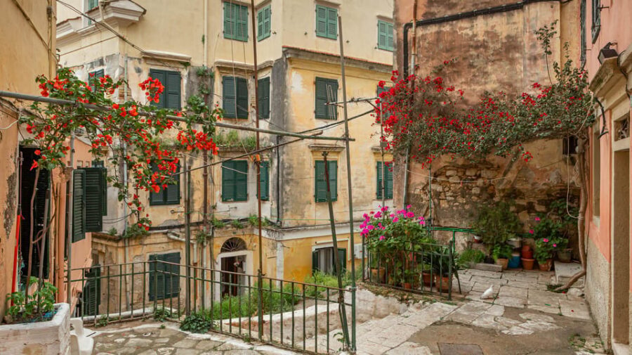 Corfu: Old Town Guided Walking Tour Small Group - Spianada: why this square is more than a photo stop