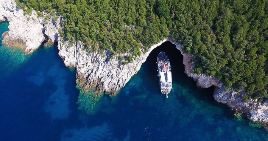 Corfu: Parga, Sivota and Blue Lagoon Full-Day Boat Cruise - Coastline views: Kanoni Peninsula and Mon Repos from the water