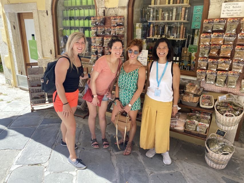 Corfu Town: Guided Walking Tour and Local Food Tastings - Lunch at a local restaurant: pastitsada and sofrito