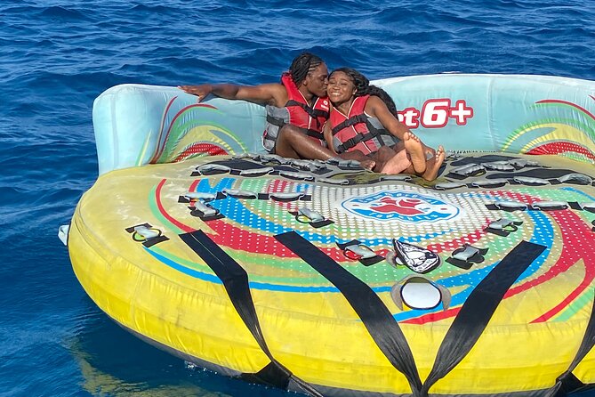 Crazy Sofa 15-Minutes Riding in Traganou Beach - The welcome from Albi’s Watersports team