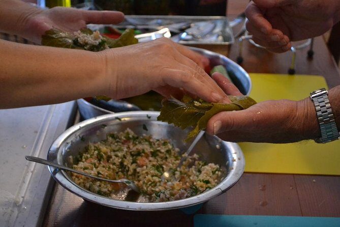 Cretan Cooking Class and Dinner: Evening in a Rethymno Home - The salad course that’s more than tomatoes and olive oil
