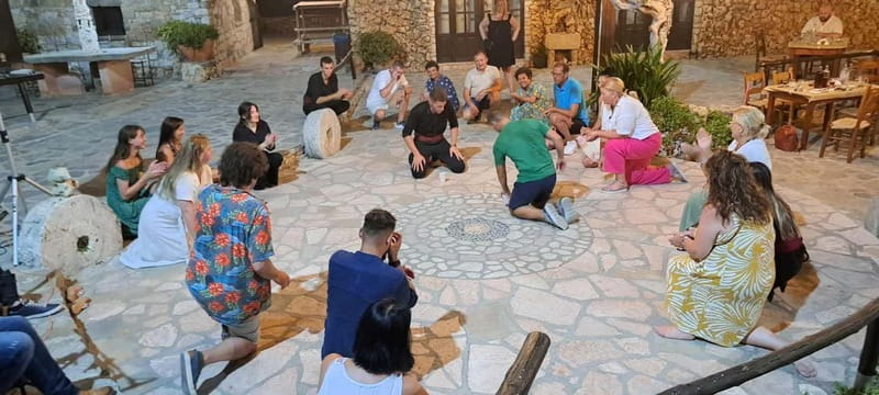 Cretan Night Experience – Dinner, Music & Dance - Arriving at the taverna