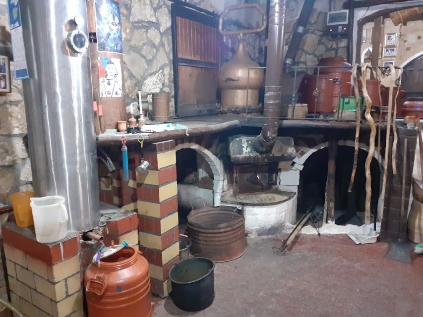 Crete: Full-Day Cretan Wines, Olive Oil, Raki and Food Tour - Crete’s taste trail: why this 8-hour loop works