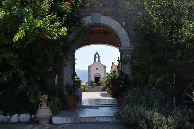 Crete in a Day: Knossos, Soap Workshops, Olive Oil & Wine Tasting - Private transport and the real value of the price