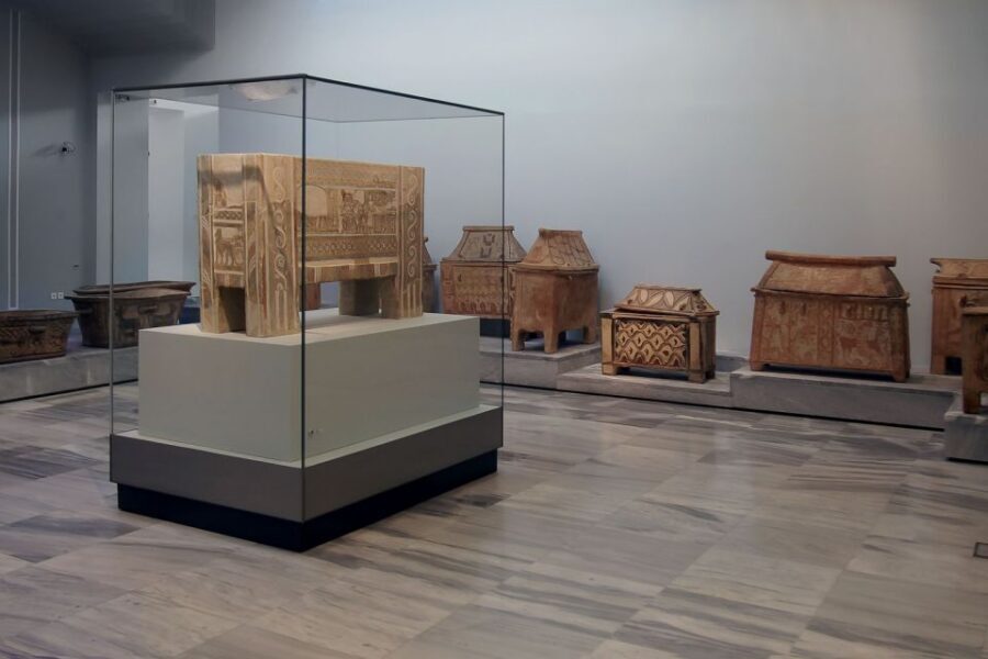 Crete: Knossos Palace and Museum E-Tickets with Audio Guides - Knossos Palace: How the Audio Guides the Throne Room and Megaron Stops