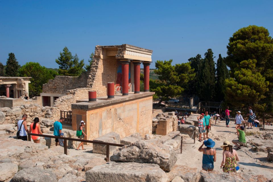 Crete: Knossos Palace and Museum Skip the line Guided tour - Entering the Palace of Knossos