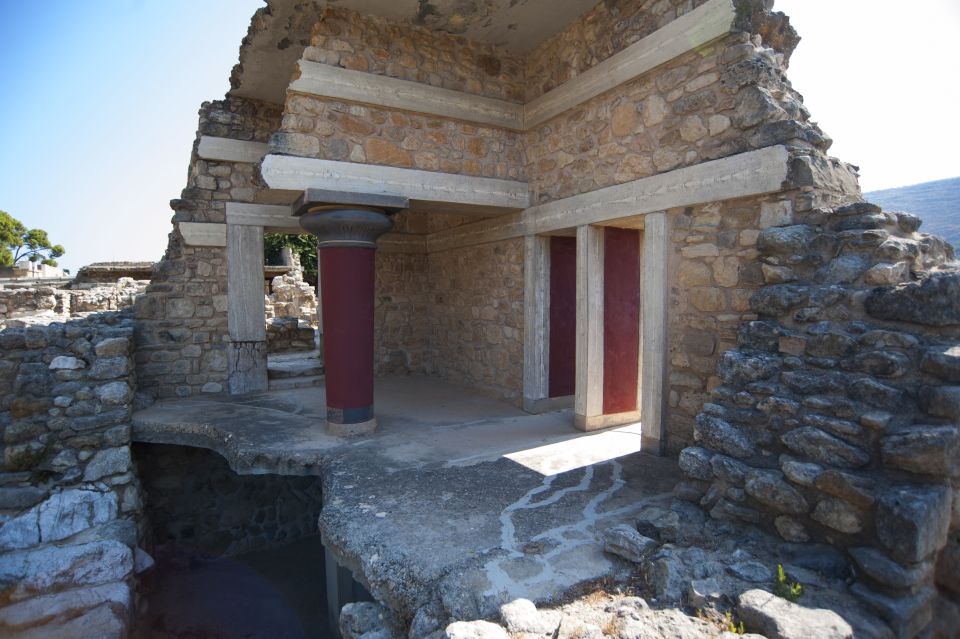 Crete: Knossos Palace and Museum Skip the line Guided tour - The short ride to Heraklion’s Archaeological Museum