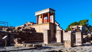Crete: Knossos Palace, Winery & Olive Oil Tour with Lunch - Knossos Palace: seeing the Throne Room and Central Court before the crush