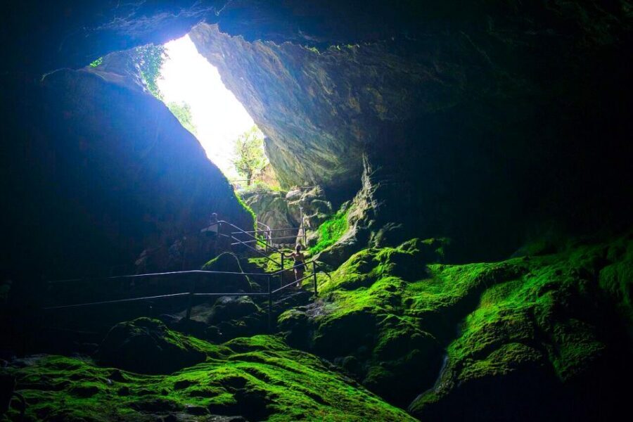 Crete: Lasithi Plateau and Cave of Zeus Off-Road Safari Tour - Psychro Cave and the Cave of Zeus: steps, heat, and payoff
