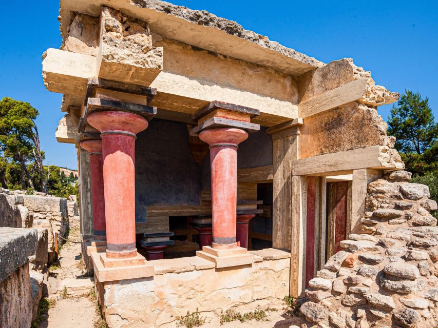 Crete: Lasithi Plateau & Knossos Palace Tour - Tzermiado for lunch and mountain-town atmosphere