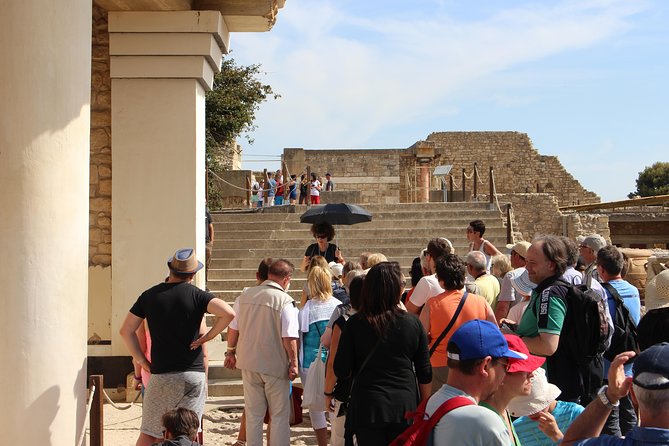 Crete Minoan Discovery Tour with Knossos Palace, Heraklion, and Live Dance Show - Heraklion old town in a three-hour window