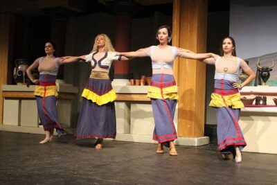 Crete Minoan Discovery Tour with Knossos Palace, Heraklion, and Live Dance Show - The Minoan show, food, and movement