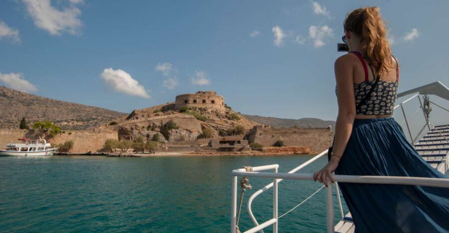 Crete: Spinalonga, Agios Nikolaos and Elounda with BBQ Lunch - The Mirabello Bay crossing: your photo window between history stops