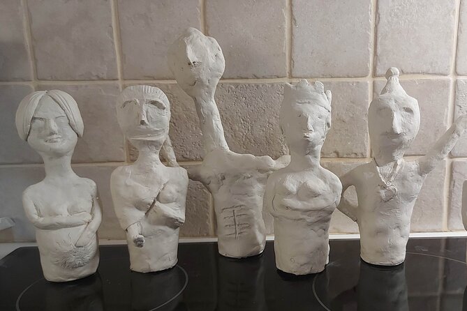 Cycladic Sculpture Workshop in Paros - A good family activity, with one age warning