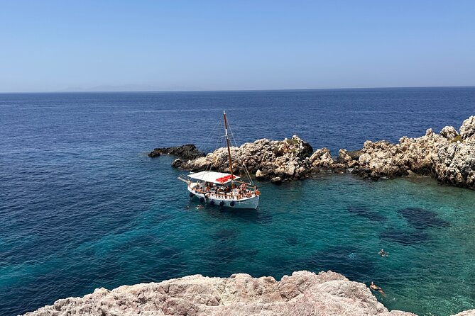 Daily Boat Trip Antiparos & Despotico - Epitafios combines a sea cave with a refreshment break
