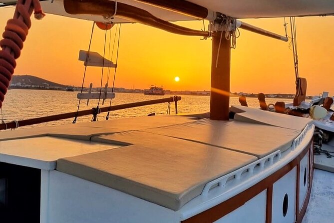 Daily Boat Trip Antiparos & Despotico - What the food and crew add to the day
