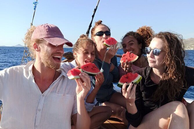 Daily Cruise - Koufonissia & Rina Cave - Crowded boat reality: how to make the long day work for you
