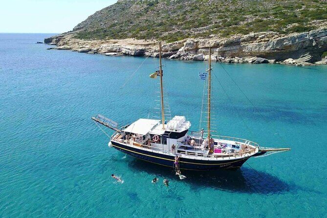 Daily Cruise - Koufonissia & Rina Cave - The crew vibe and onboard atmosphere (what feels different)