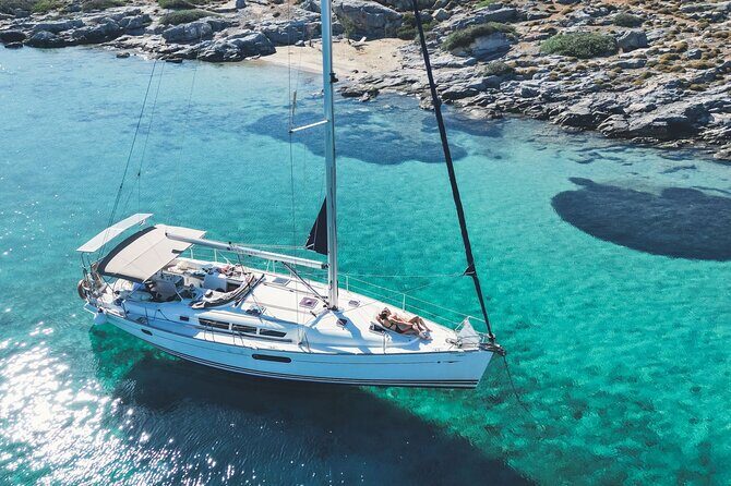 Daily cruises to Dia Island with All -Inclusive Meal and drinks - The Sail to Dia Island: An Hour of Views and Marine Talk