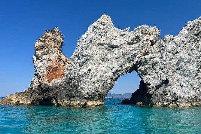 Day sailing Skiathos Skopelos with lunch on Rainbow yacht - Lunch on board in the middle of the day (and why it matters)
