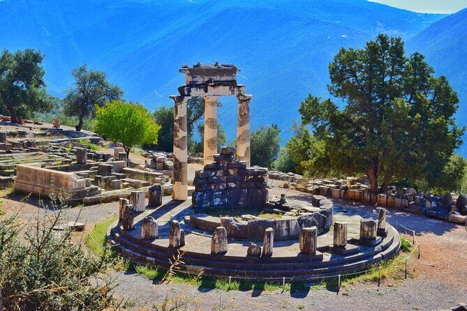 Delphi, Arachova and Levadia Krya Springs, Private Day Tour - Athens to Delphi in a Mercedes: Real Comfort for a Long Day