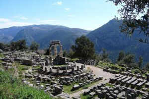Delphi, Arachova and Levadia Krya Springs, Private Day Tour - Mount Parnassus and the Apollo Territory Views