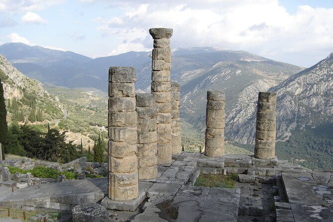 Delphi, Arachova and Levadia Krya Springs, Private Day Tour - Lunch in Delphi Town With Corinthian Gulf Views