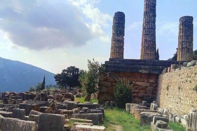 Delphi Arachova & Monast. Hosios Loukas from Athens Private Tour - Hosios Loukas, a peaceful first monument