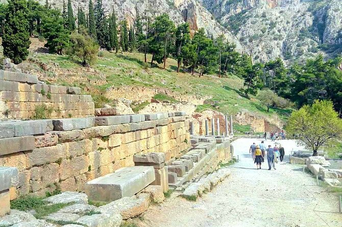 Delphi Arachova & Monast. Hosios Loukas from Athens Private Tour - Arachova, a ten-minute mountain pause