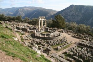 Delphi Day tour for groups from Athens - The 9:00 am Start That Sets You Up for a Good Day