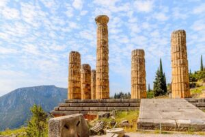 Delphi Entry Ticket & Virtual Reality Audio Guided Tour - Enter fast: prebooked tickets, express security, and museum timing