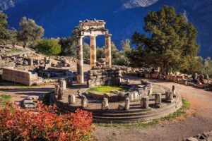 Delphi Full Day Private Trip From Athens With Lunch Overlooking the Sea - Delphi museum first: the artifacts that make the ruins make sense