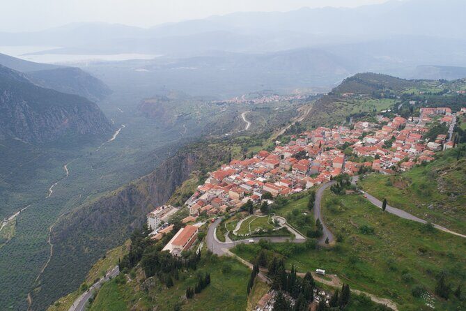 Delphi full day V.R audio guided tour with entry ticket - Delphi ancient town: using the VR audio without losing your bearings